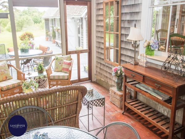 Cape Cod Home 994860