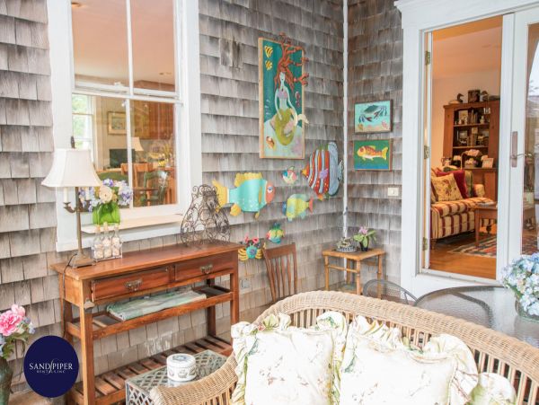 Cape Cod Home 994860