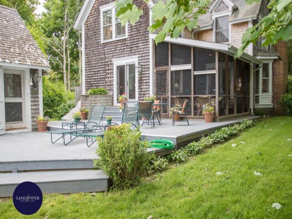 Cape Cod Home 994860