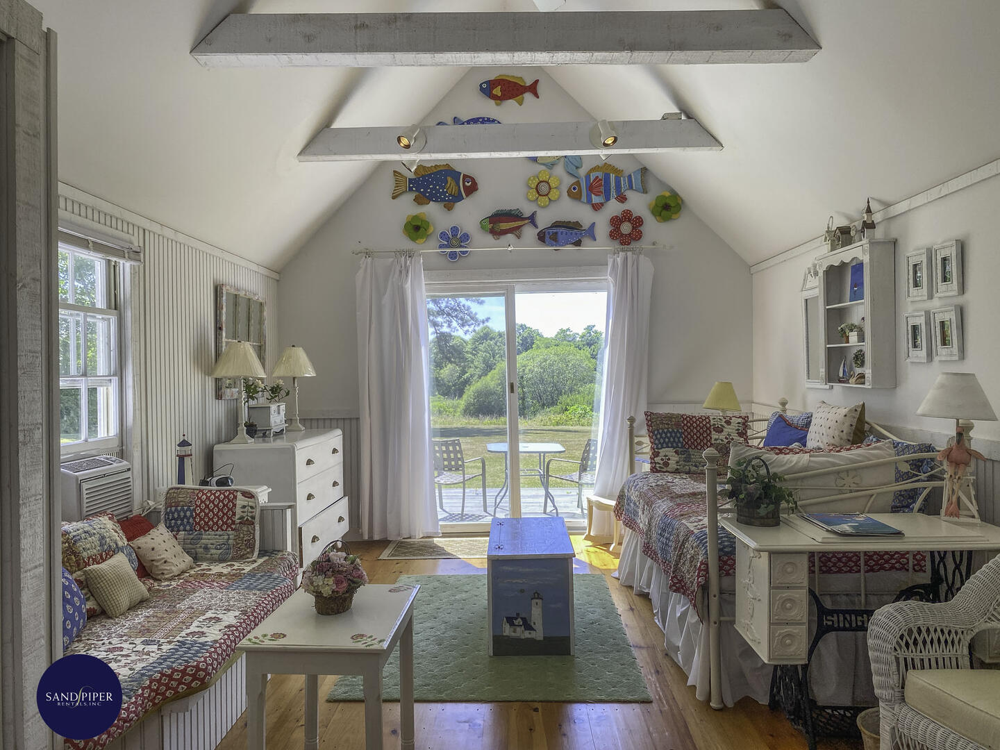 Cape Cod Home 994860