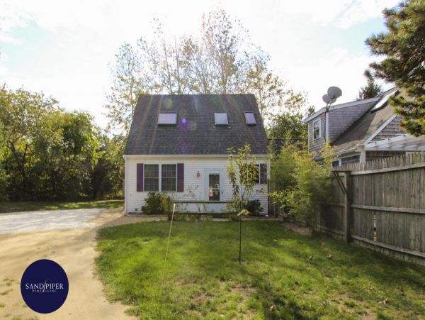 Cape Cod Home 994862