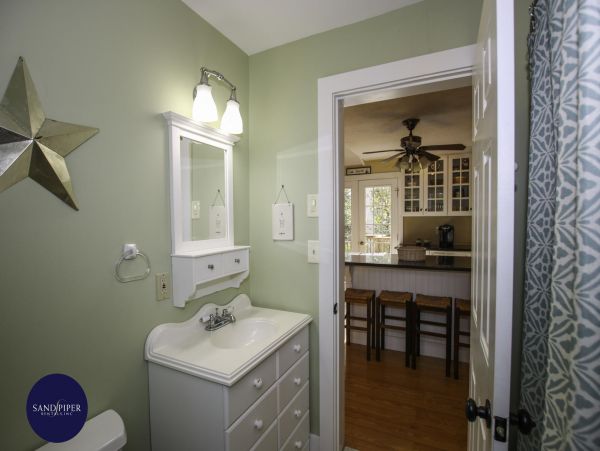 Cape Cod Home 994862