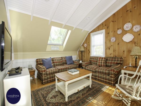 Cape Cod Home 994862