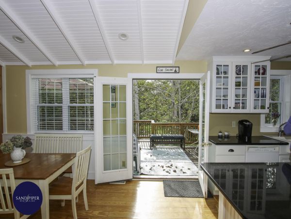Cape Cod Home 994862