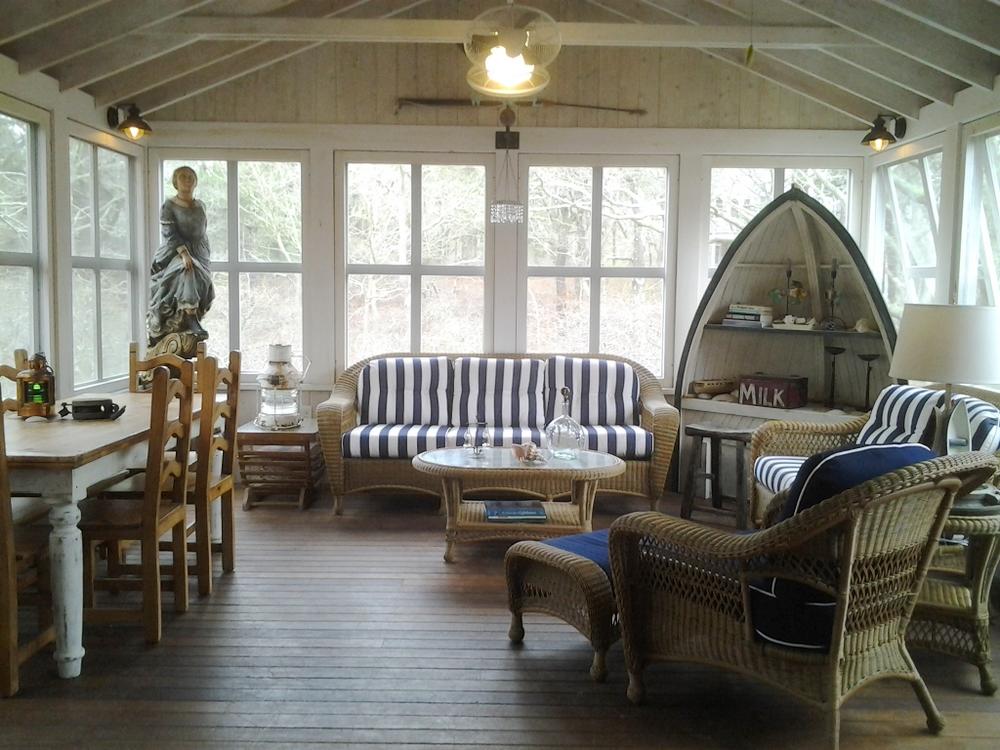 Cape Cod Home 994863