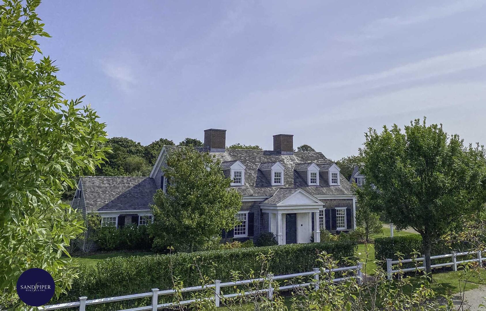 Cape Cod Home 994865