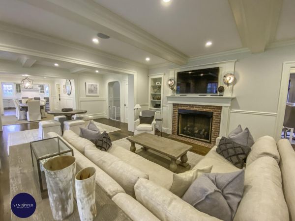 Cape Cod Home 994865