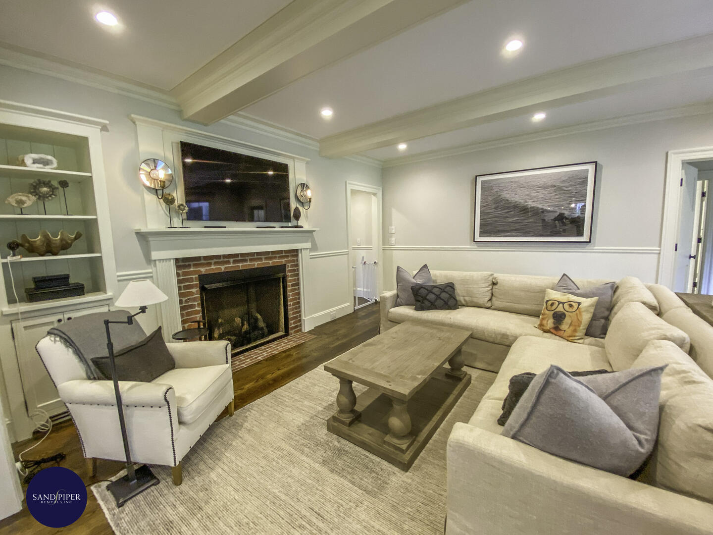 Cape Cod Home 994865