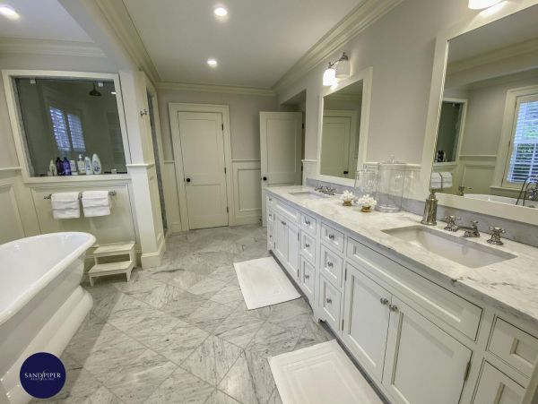 Cape Cod Home 994865