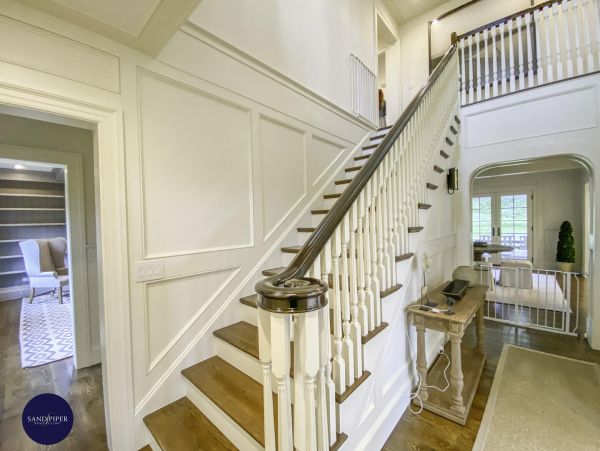 Cape Cod Home 994865