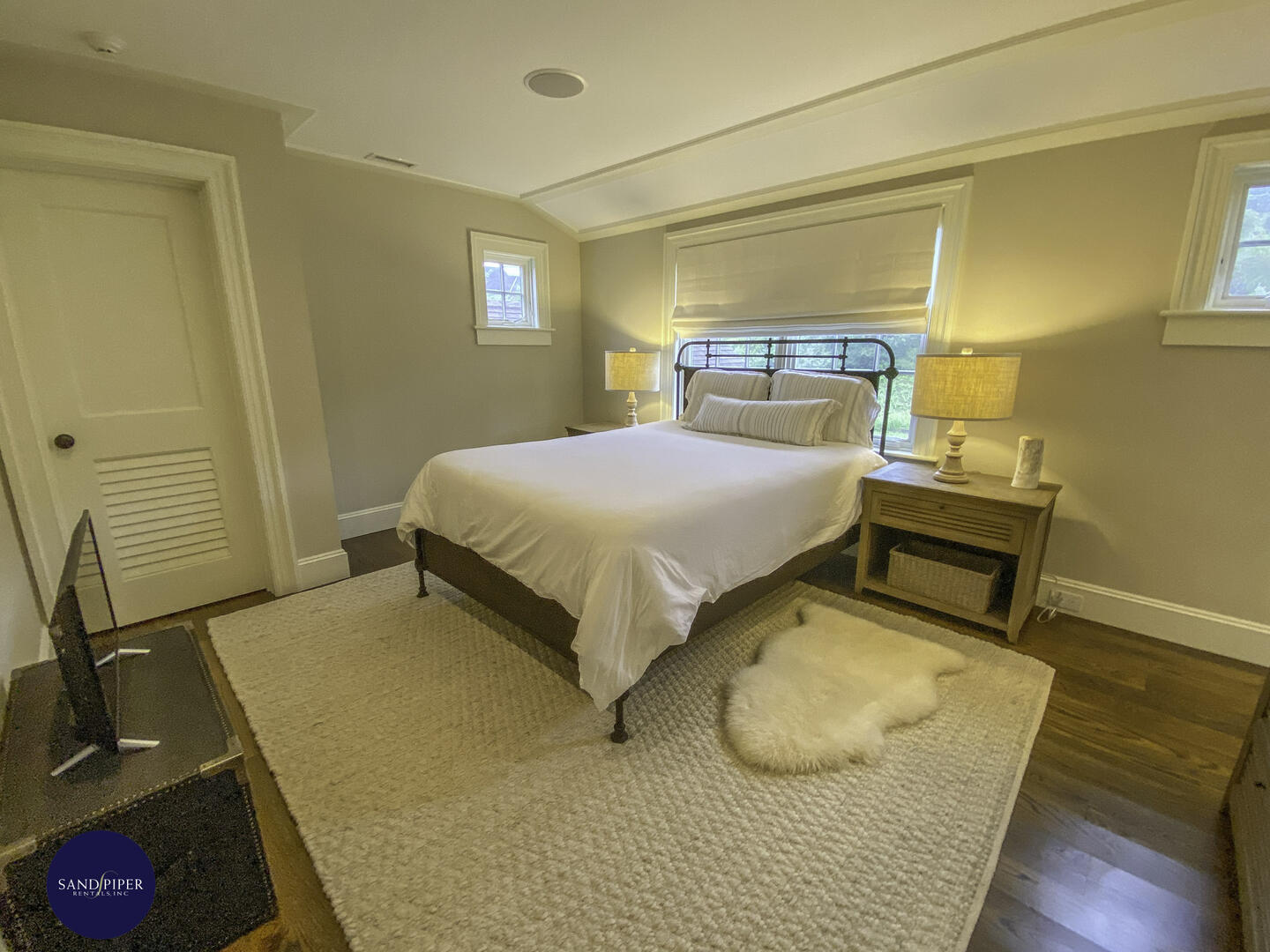 Cape Cod Home 994865