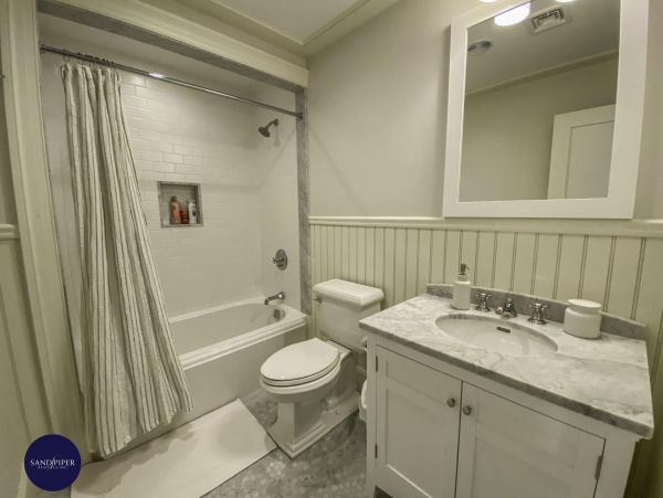 Cape Cod Home 994865