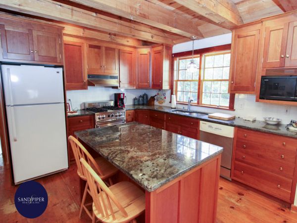 Cape Cod Home 994866