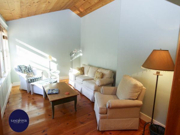 Cape Cod Home 994866