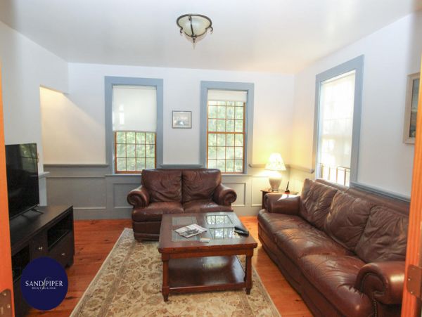Cape Cod Home 994866