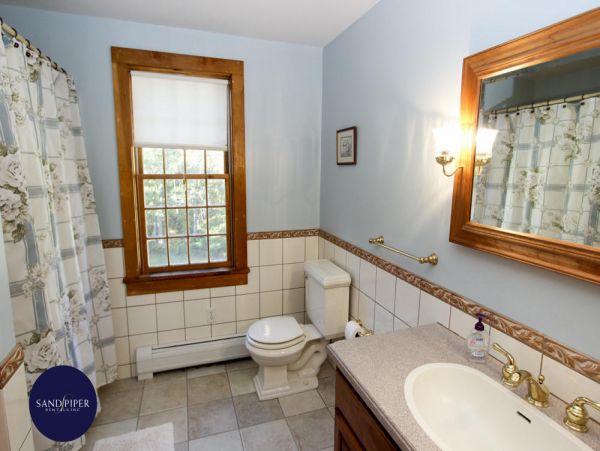 Cape Cod Home 994866