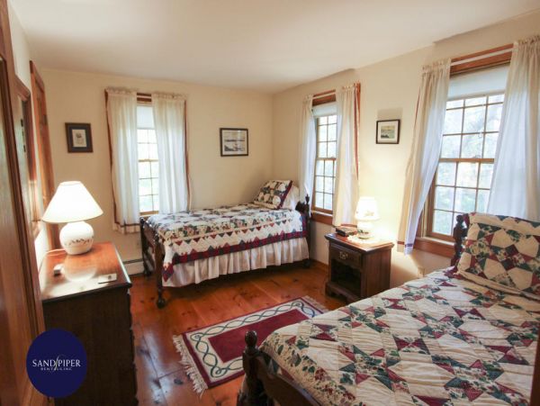 Cape Cod Home 994866