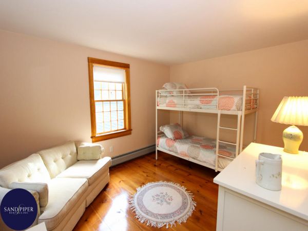 Cape Cod Home 994866