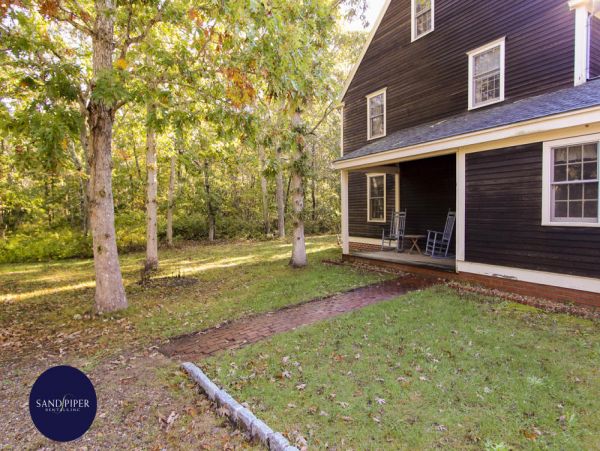 Cape Cod Home 994866