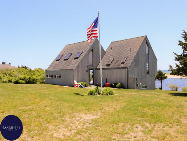 Cape Cod Home 994867