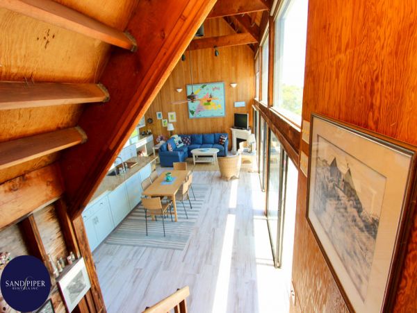 Cape Cod Home 994867