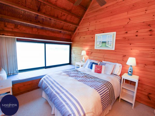 Cape Cod Home 994867