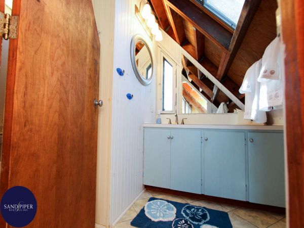 Cape Cod Home 994867