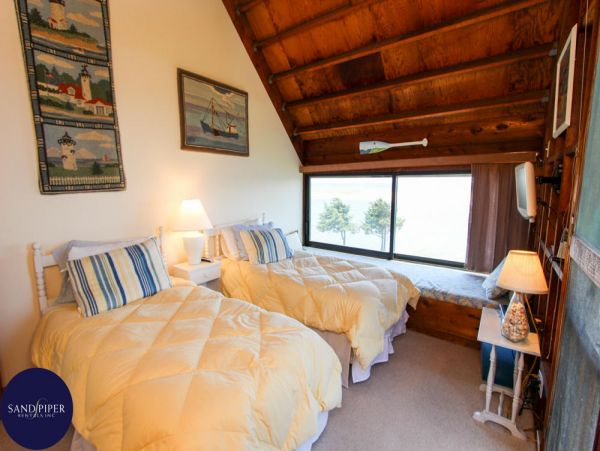 Cape Cod Home 994867