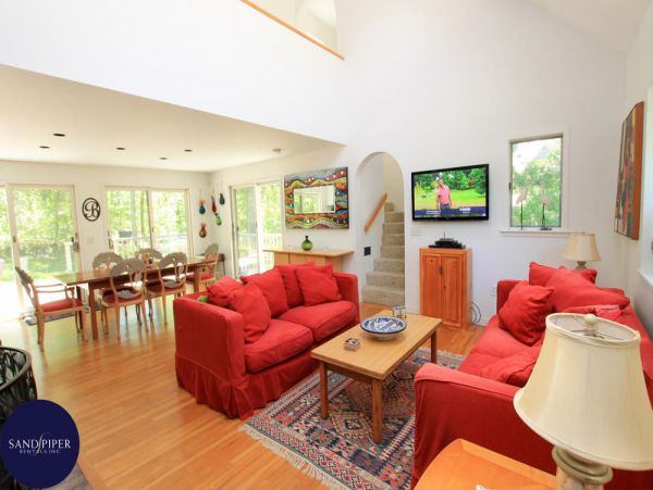 Cape Cod Home 994868
