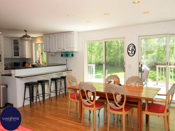 Cape Cod Home 994868