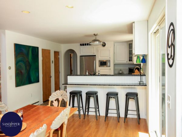 Cape Cod Home 994868