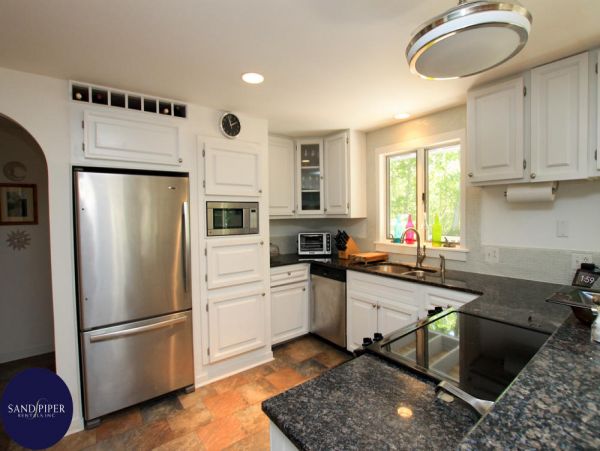 Cape Cod Home 994868