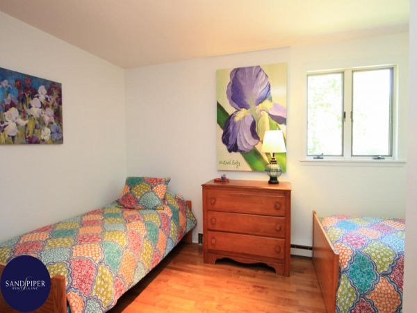 Cape Cod Home 994868