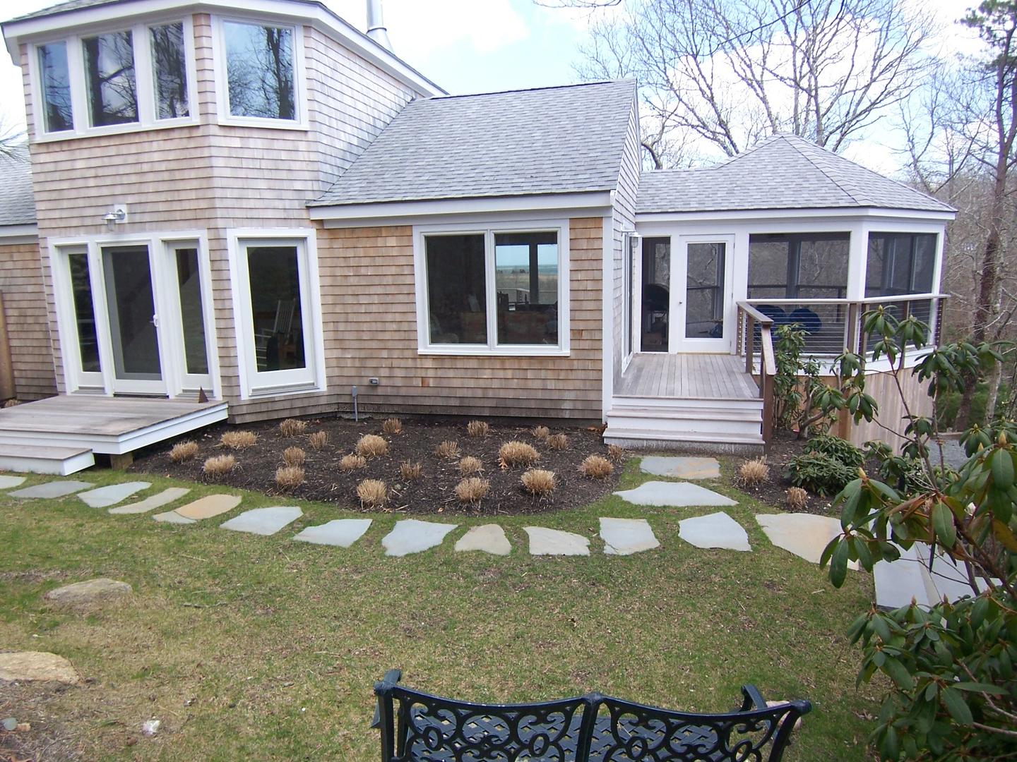 Cape Cod Home 994869