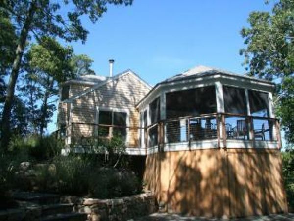 Cape Cod Home 994869