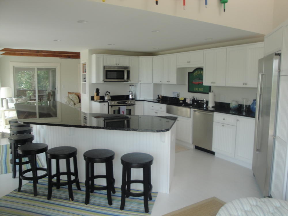 Cape Cod Home 994869