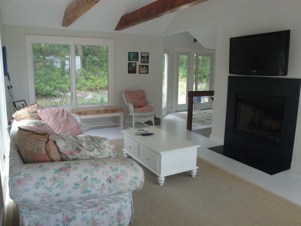 Cape Cod Home 994869