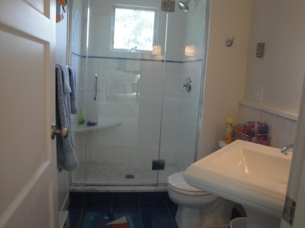 Cape Cod Home 994869