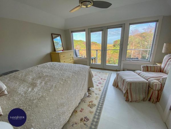 Cape Cod Home 994869
