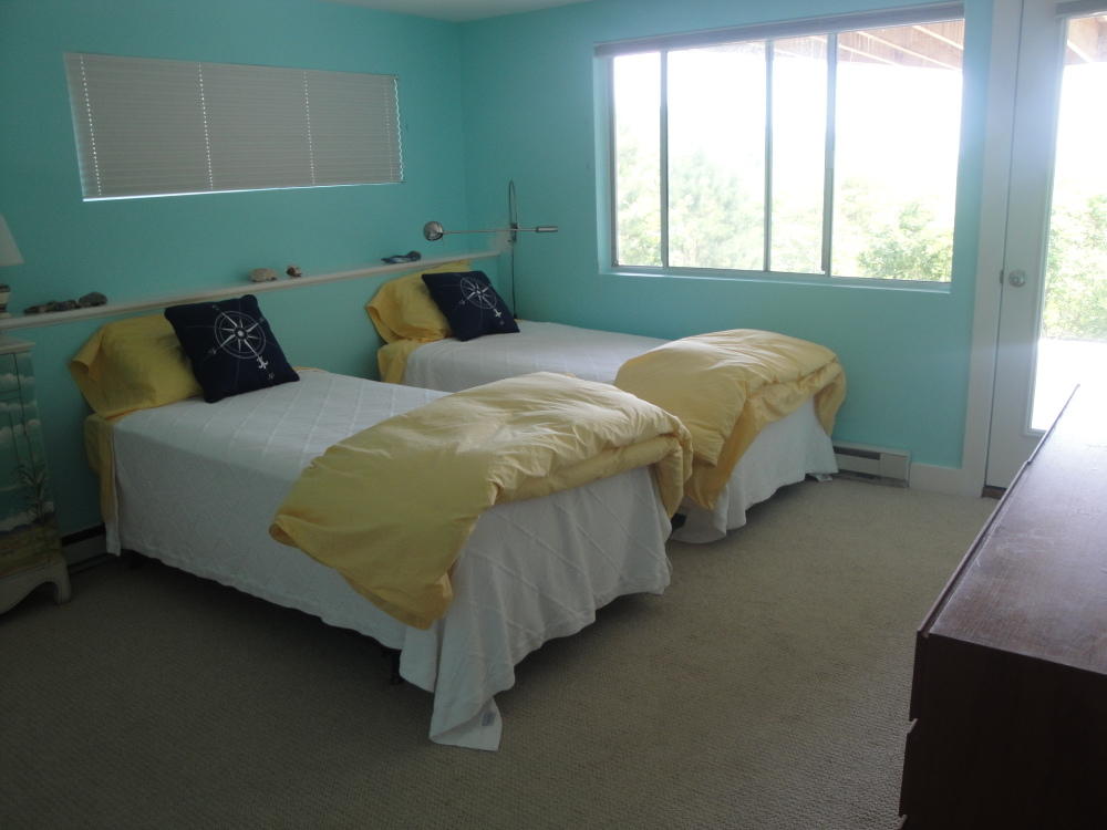 Cape Cod Home 994869