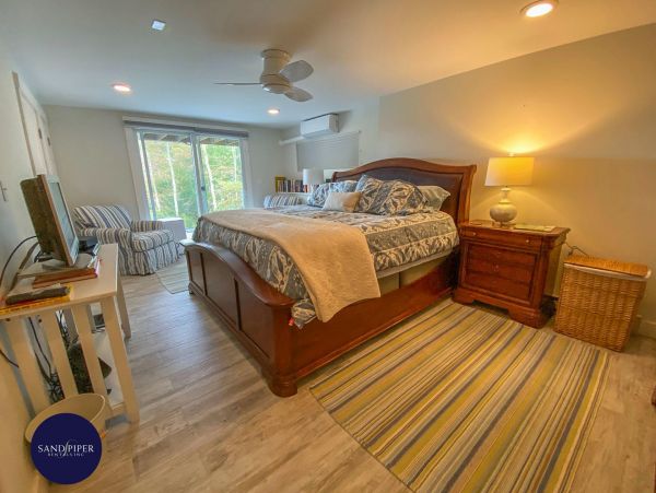 Cape Cod Home 994869