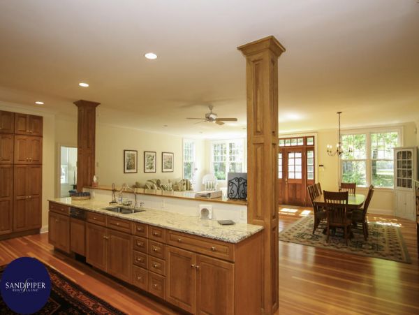 Cape Cod Home 994870