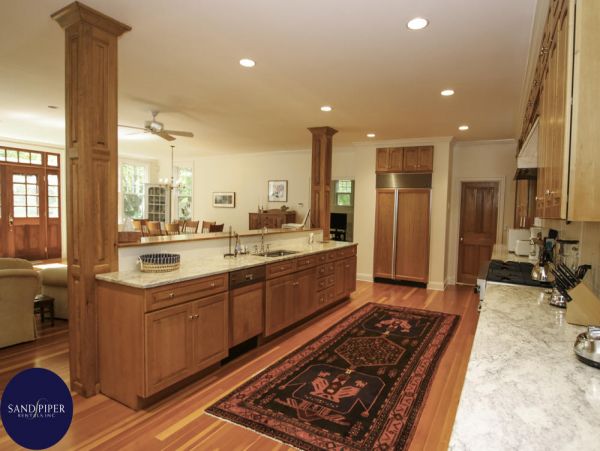 Cape Cod Home 994870