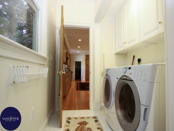 Cape Cod Home 994870