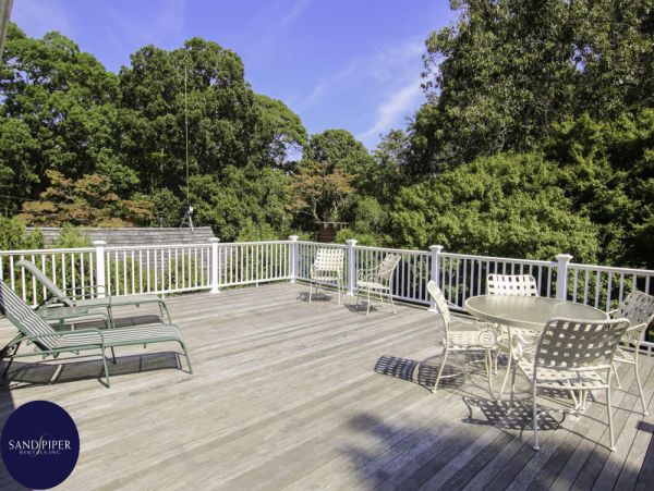 Cape Cod Home 994870
