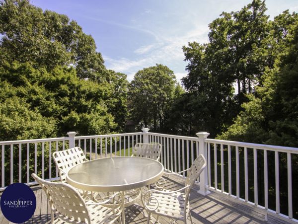 Cape Cod Home 994870