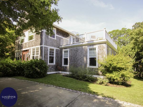 Cape Cod Home 994870