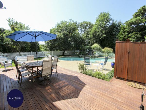 Cape Cod Home 994871