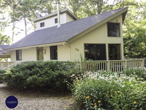 Cape Cod Home 994872