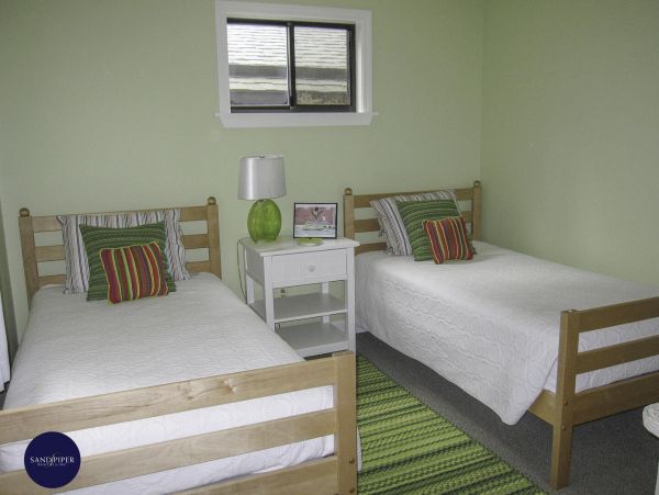 Cape Cod Home 994872
